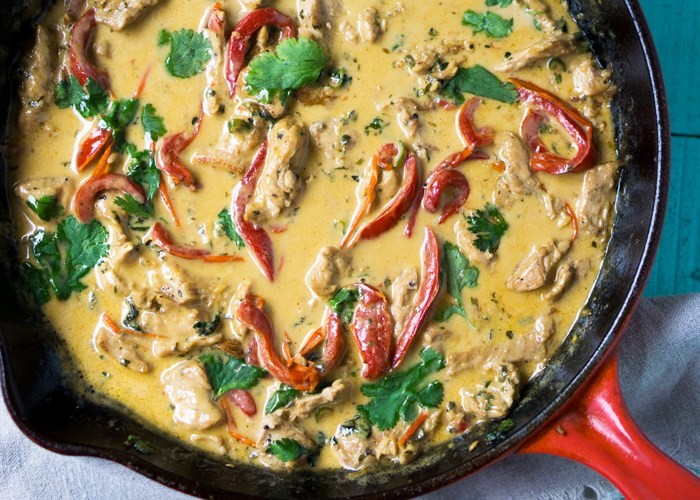 Delicious Thai Chicken Ketogenic Curry
